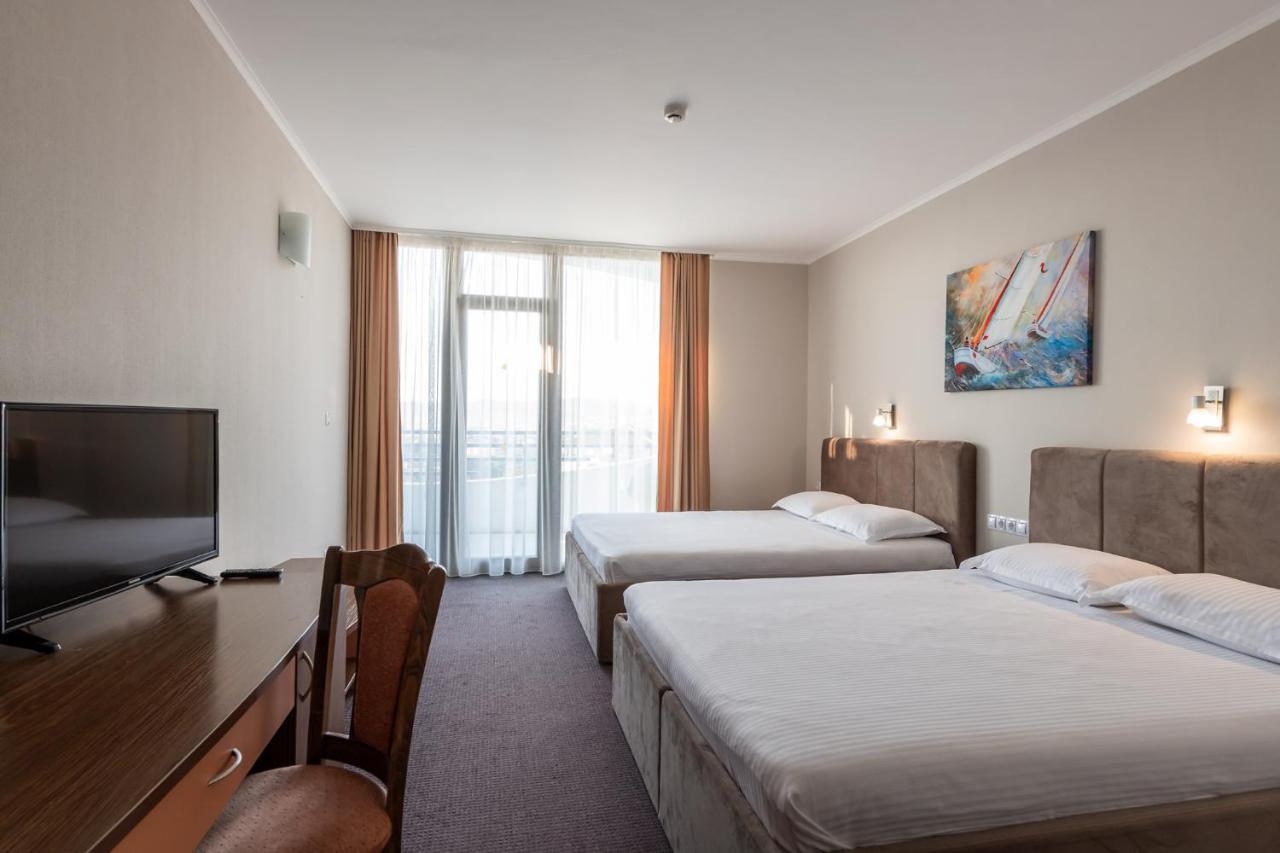 Trakia Plaza Hotel & Apartments Slăntjev Brjag Exteriör bild