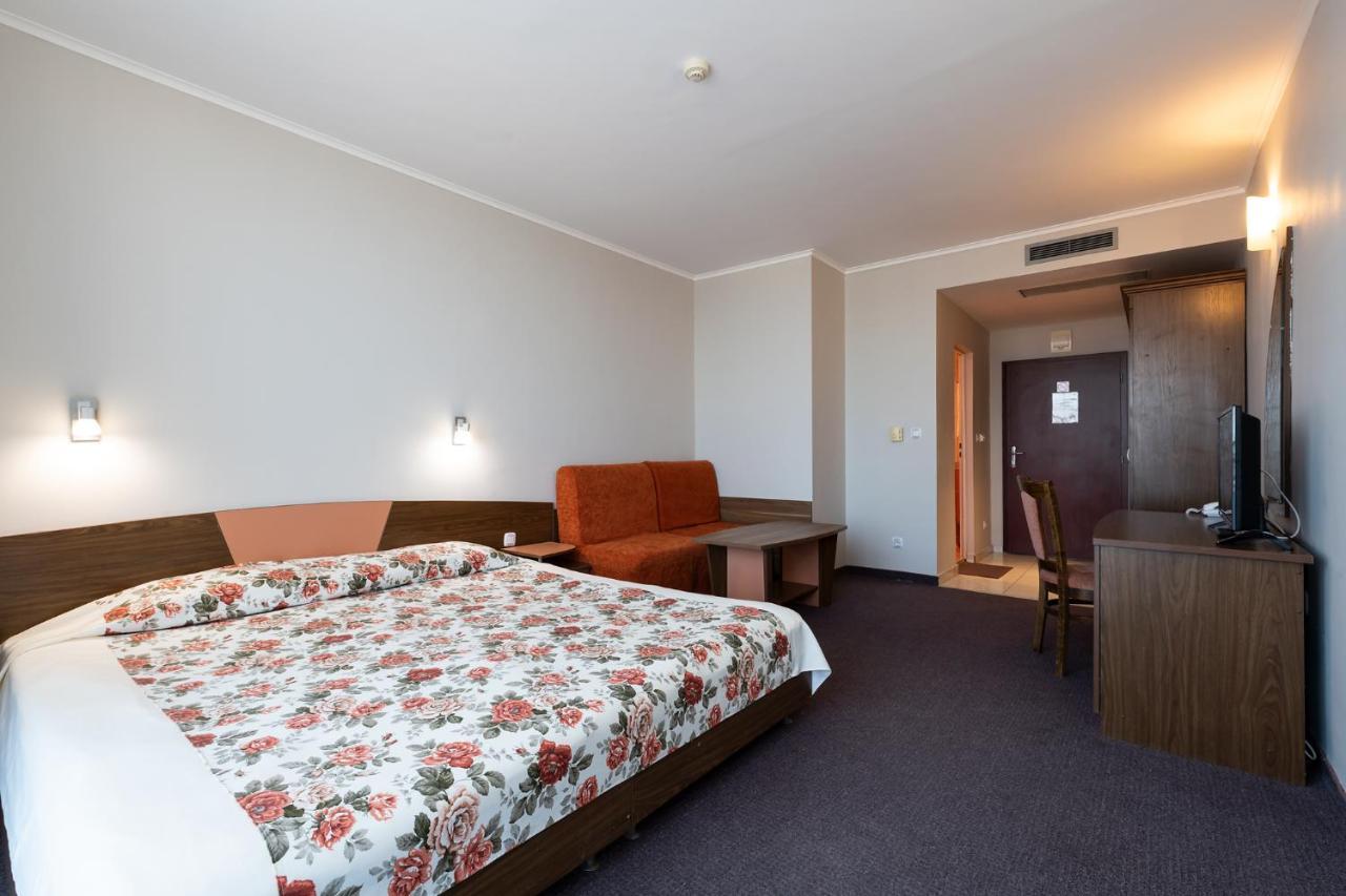 Trakia Plaza Hotel & Apartments Slăntjev Brjag Exteriör bild