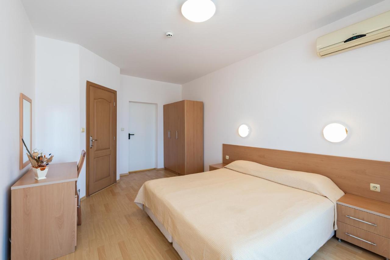 Trakia Plaza Hotel & Apartments Slăntjev Brjag Exteriör bild