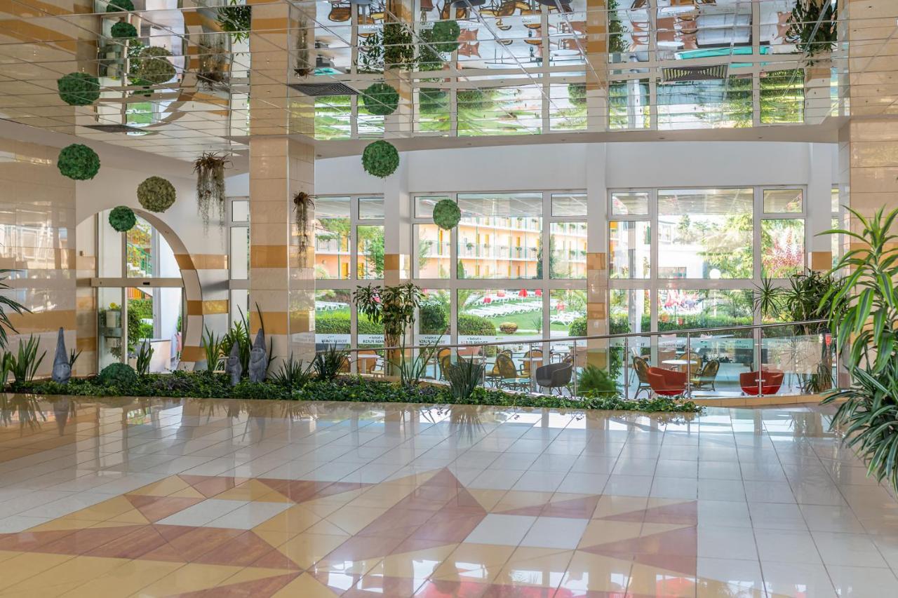 Trakia Plaza Hotel & Apartments Slăntjev Brjag Exteriör bild